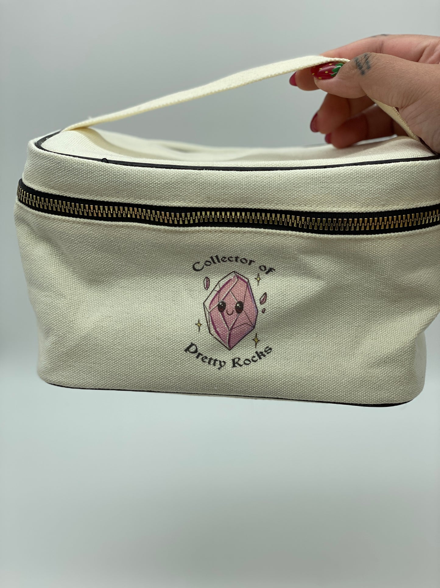 Crystal pouch with handle ๐